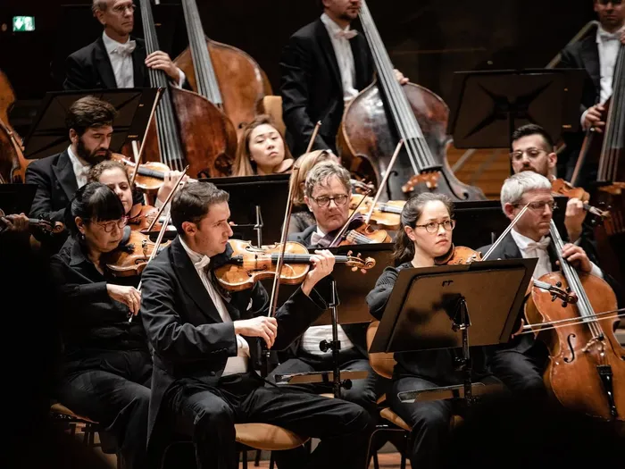 Berlingo Filarmonikaren Urtezahar Kontzertua zuzenean, Modelok pantailan