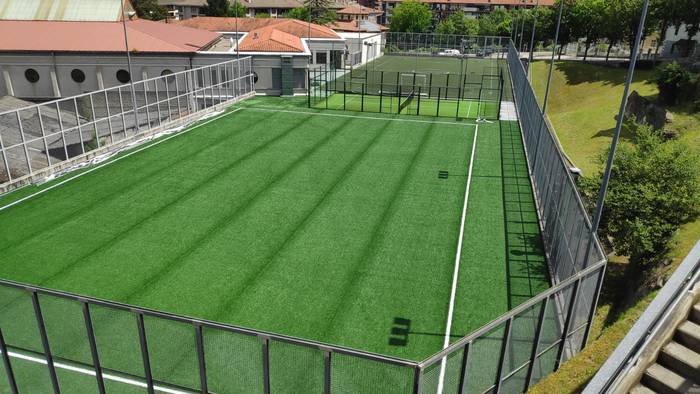 Aurrera doaz Elkarguneko futbol zelai berria egiteko lanak