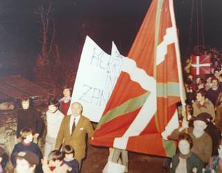 Kantujira, ikurrin berezi eta guzti