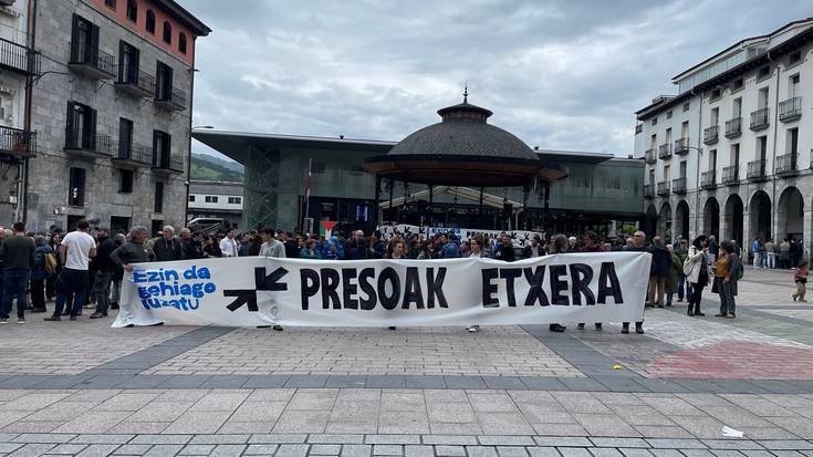 Elkarretaratze jendetsuarekin aldarrikatu dute presoen etxeratzea