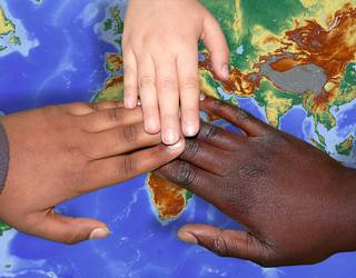 Espainiako Gobernuaren erregularizazio prozesuaren aurrean, "zuhurtzia" eskatu du udalak