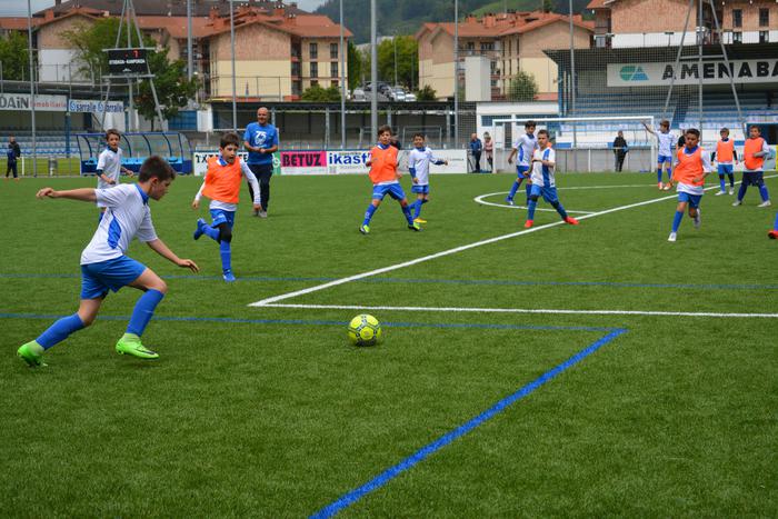 Azpeitiko Lagun Onak futbol taldeak klubaren eguna ospatuko du larunbatean