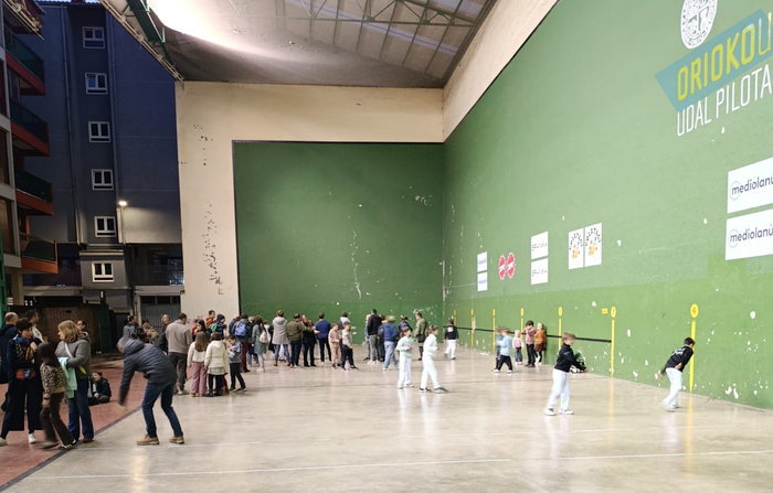 Frontoiak hartu ditu azken pilotakadak