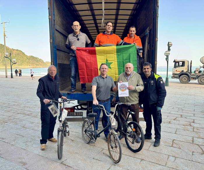 Herrian abandonatuta zeuden 250 bizikleta Senegalera bidali dituzte, beharra dutenei emateko