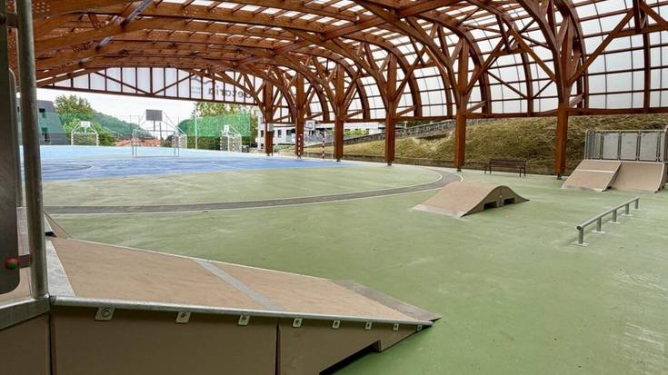 Sahatsagako estalpeko skatepark berria, dagoeneko martxan