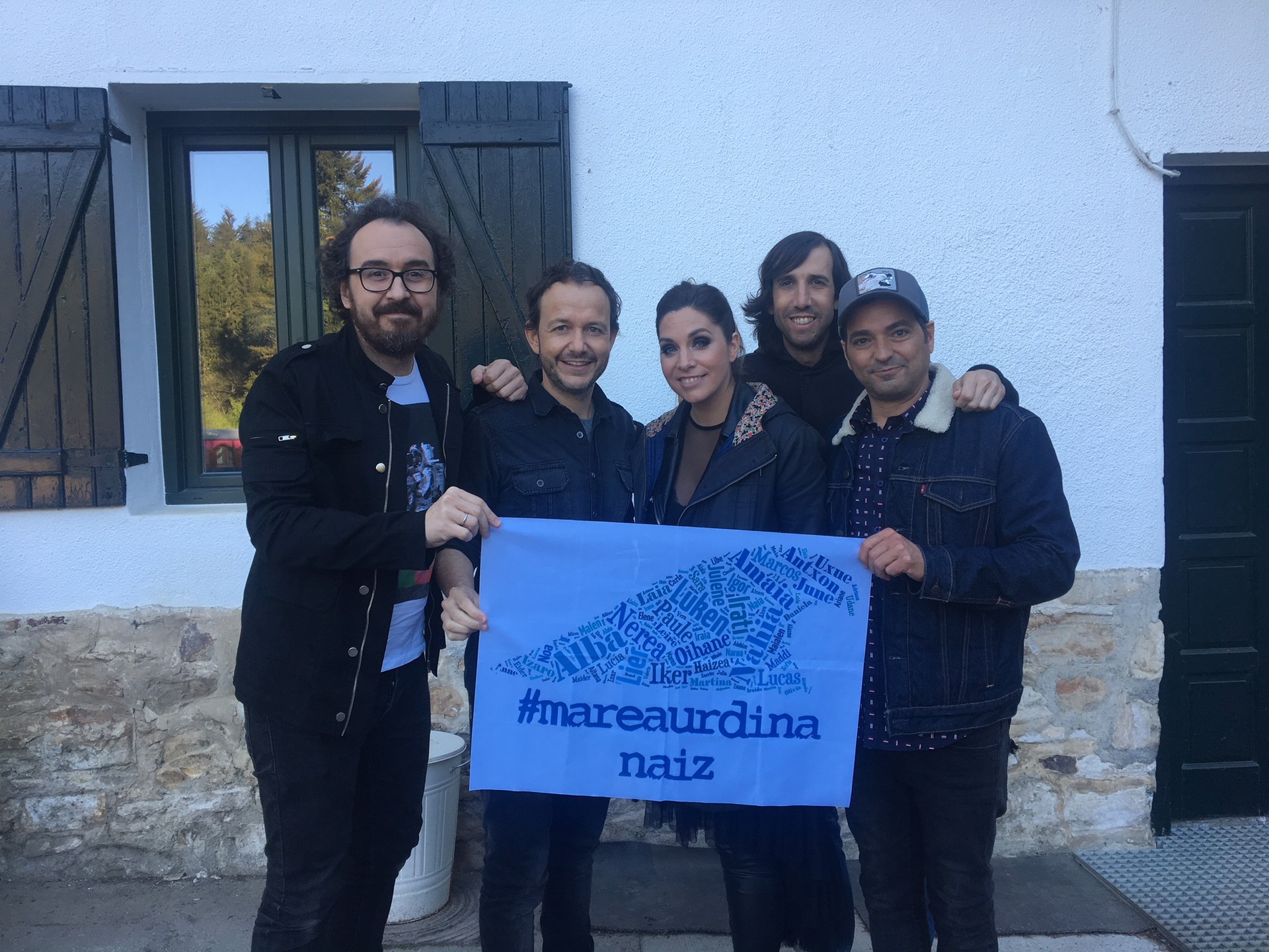 La Oreja de Van Gogh musika taldea ere Marea Urdina da
