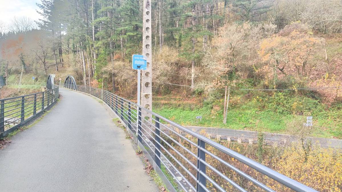 Egokitzapen lanak tarteko, itxita egongo da bi astez Azkoitia eta Urretxu arteko bidegorria