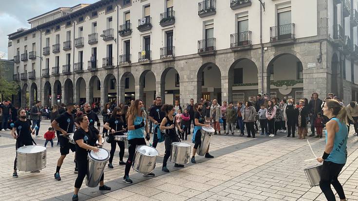 Danbayan batukada taldeak emanaldia eskainiko du zapatuan Alde Zaharrean