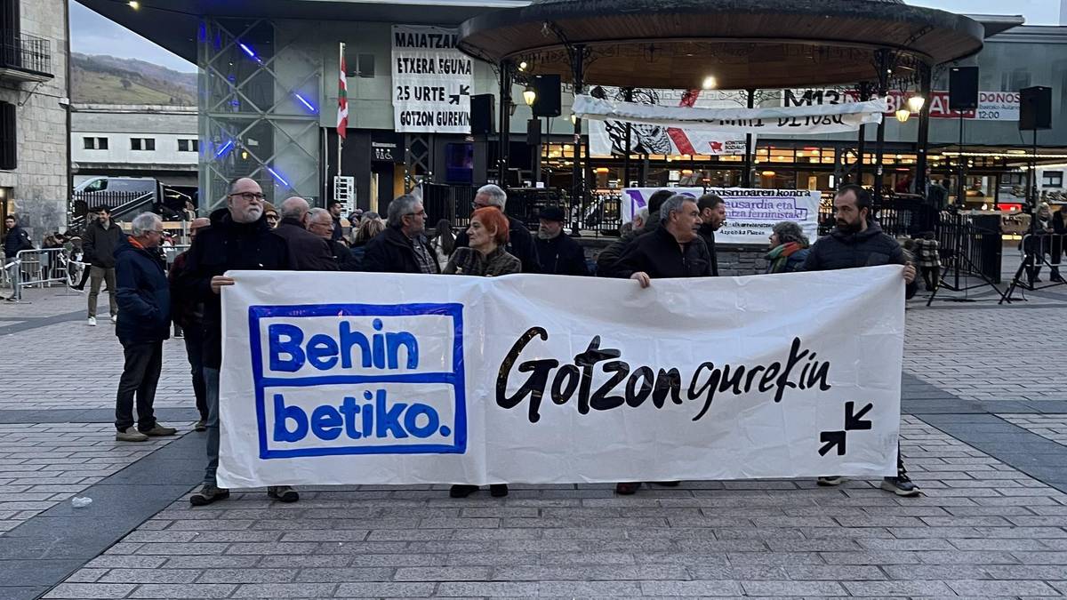 Presoen eskubideen aldeko elkarretaratzea egingo dute gaur plazan