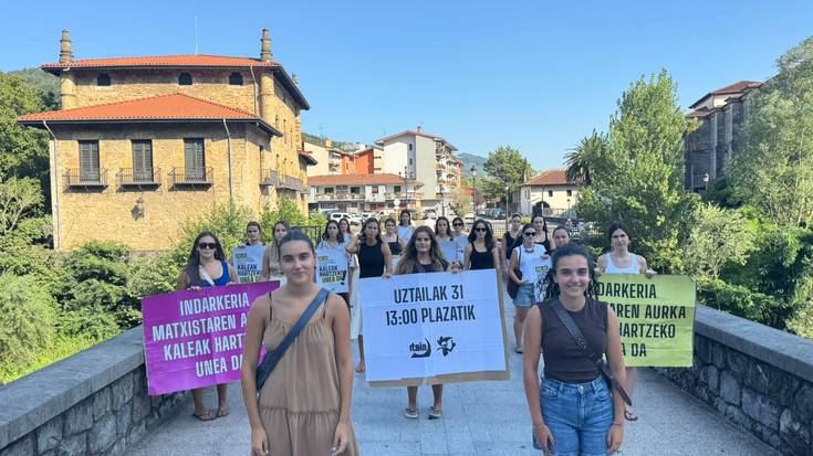 Saninazioetan indarkeria matxistaren kontra kaleak hartzera deitu dute Itaiak eta Haujijijaik