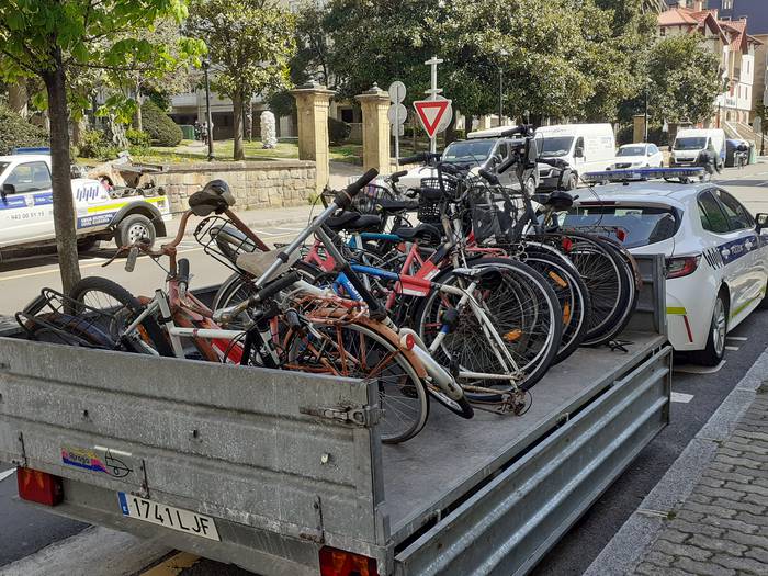 Egoera txarrean dauden bizikletak biltzen hasi da Zarauzko Udala
