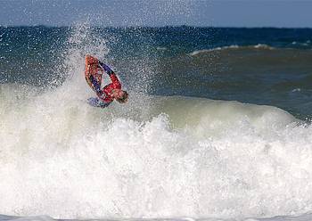 Alex Odriozola zumaiarra Eurosurf Junior 2012ko txapeldun