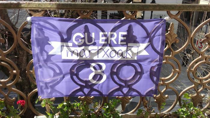 Zarauzko Udaleko Parekidetasun Sailak Martxoaren 8an herria morez janzteko dei egin du