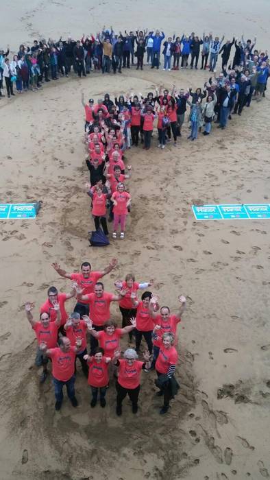 'Erabakitzeko prest' argazki jendetsua atera dute, Zarautzen