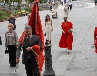 Ekitaldi instituzionalak eta euria, Andre Maria goizeko protagonista nagusiak