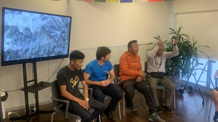 Everesterako lehen euskal igoeraren parte izandako Pasang Temba xerpa Zumaian izan da gaur