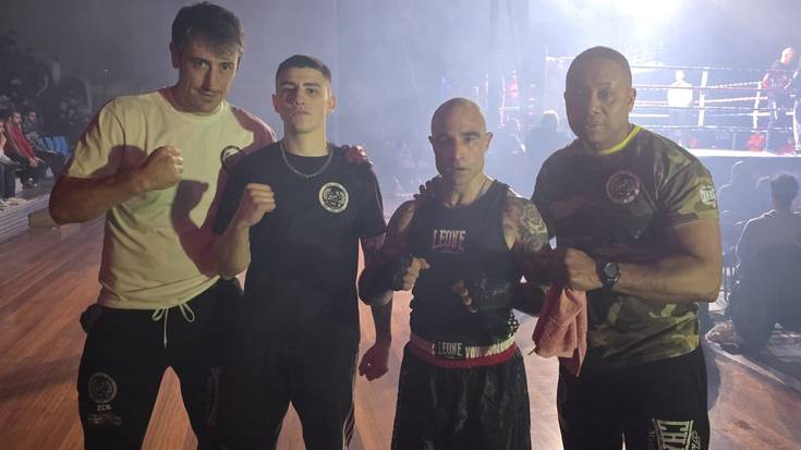 Bi garaipen erdietsi dituzte Zumaiako boxeolariek Arrasateko borrokaldietan