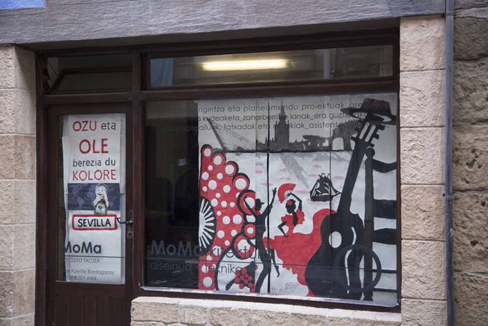 Moma arkitekturak irabazi du mundubirarekin lotutako erakusleiho lehiaketa