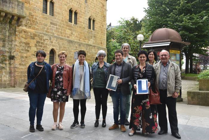 Indarkeria sexistaren aurkako protokoloa lantzen dabiltza hainbat udaletako ordezkariak