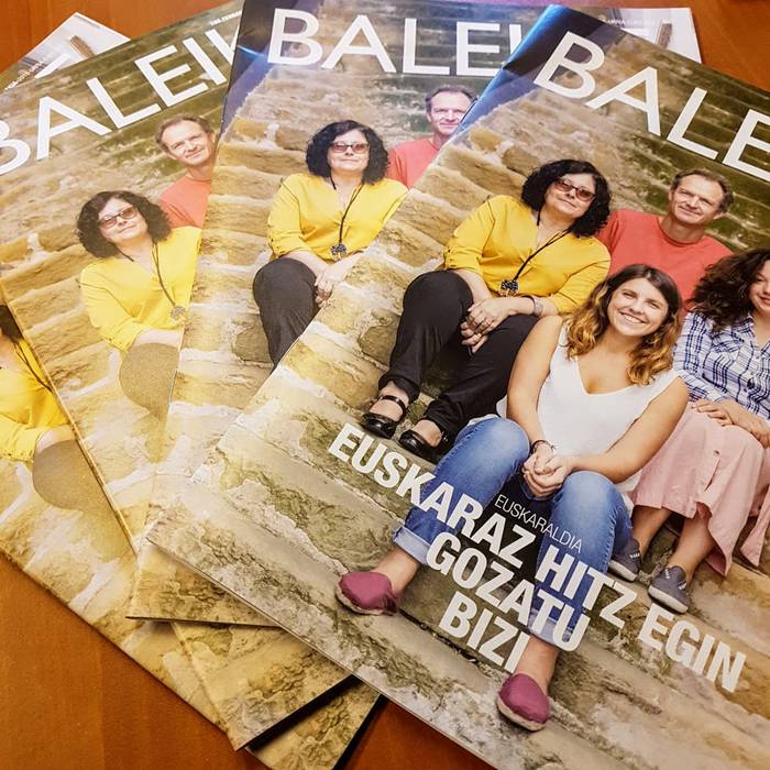Euskaraldia urriko Baleike aldizkariaren azalean