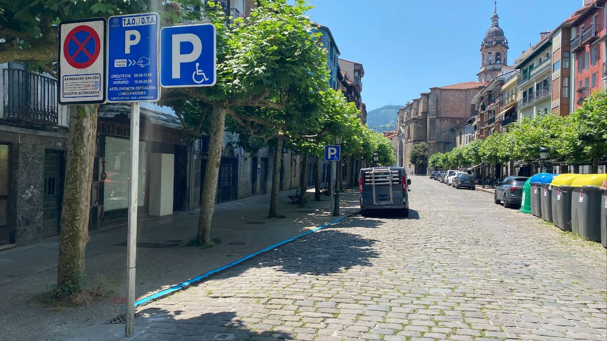 Elbarrientzako aparkalekuak egokitu ditu udalak Plazaberrin