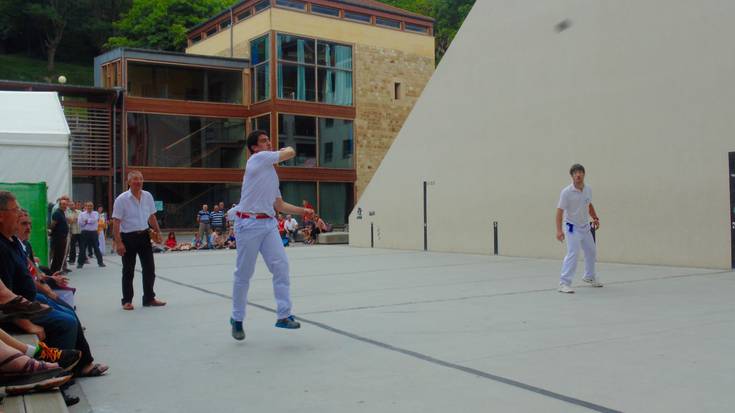 XVII. Eskuzko pilota txapelketa herrikoia ostiralean hasiko da