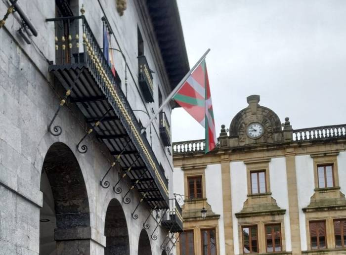 Eguzkik Arartekoan salatu du berriz udala, Gobernantzako Bikaintasunaren Zigiluaren kostuen harira