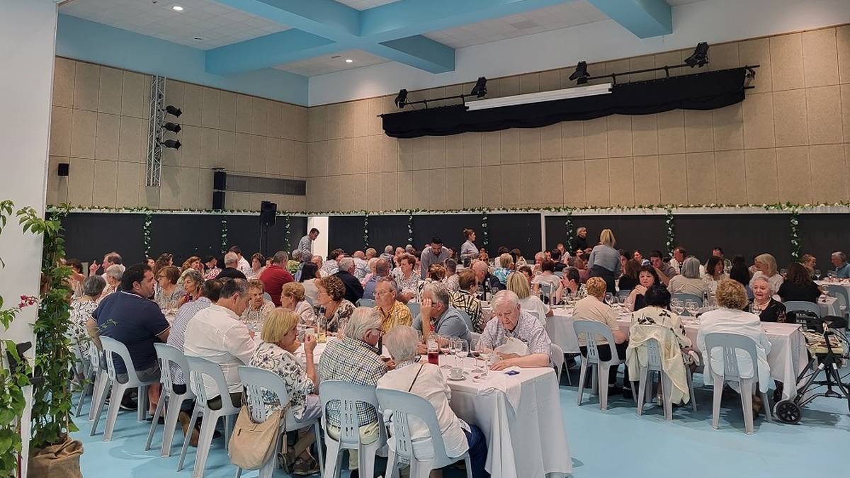 Aurten 90 urte betetzen dituztenek eman dezakete andremarietako bazkarirako izena