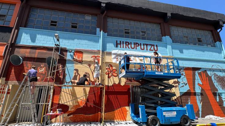 Itxura hartzen ari da Hiruputzuko horma irudia