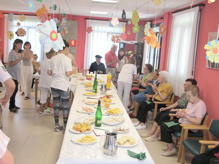 Bederatzigarren urteurreneko ospakizuna egin dute Eguneko Zentroan