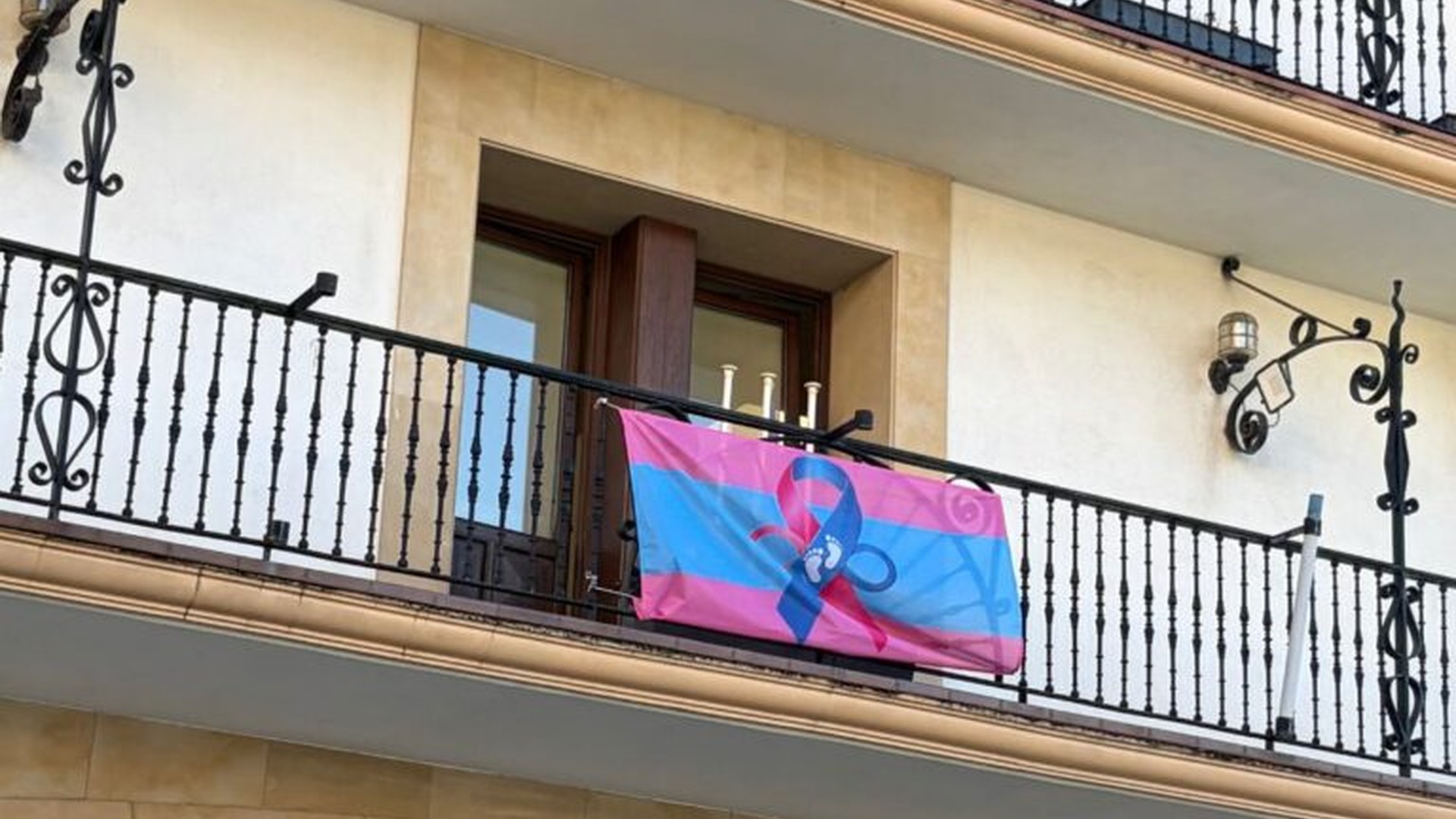 Udalak bat egin du Haurdunaldiko, Jaiotza inguruko eta Jaioberritako Doluaren Nazioarteko Egunarekin