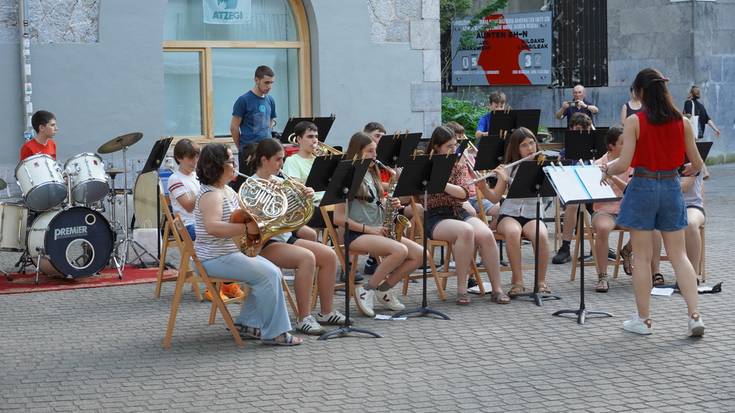 Banda Gaztearen emanaldiarekin hasi dute Musika Udaberrian zikloa