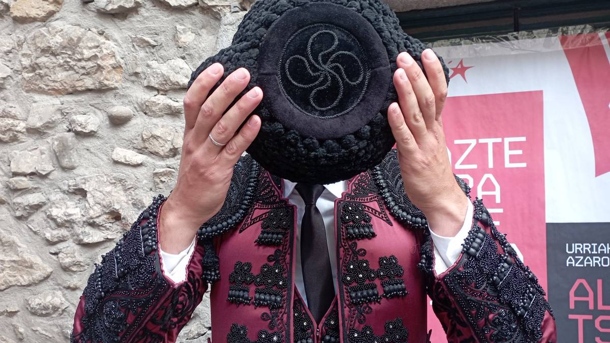 Asier Campos 'Kinttela' banderilleroa Zestoako zekorketen karteleko protagonista