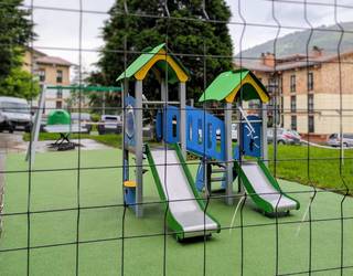 Garmendi auzoan umeentzako parkea eraikitzen ari dira