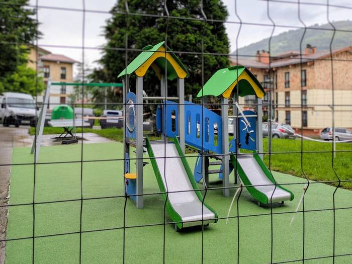 Garmendi auzoan umeentzako parkea eraikitzen ari dira