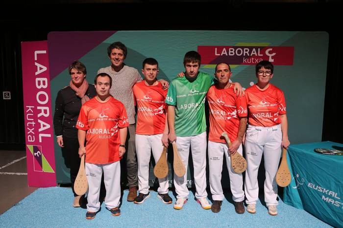 Zumaiako Pilota Elkarteko bost palista arituko dira Euskal Pilota Egokituko zirkuituan