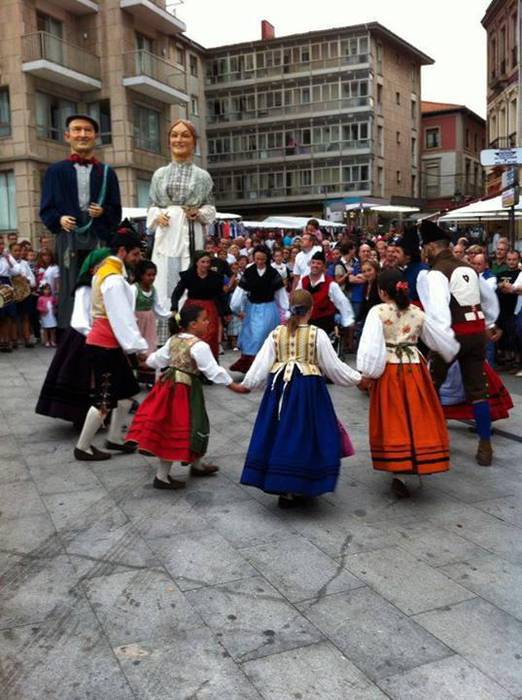 Candás eta Orioren arteko harremana estutzen