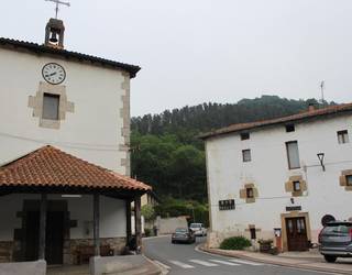 Larunbateko lasterketak aldaketak eragingo ditu Iraetako autobus geltokietan