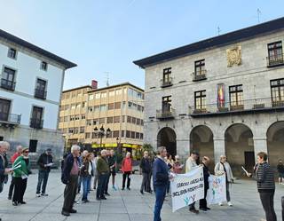 "Bakearen hazia" ereiteko deia egin dute Isilune Zirkuluan