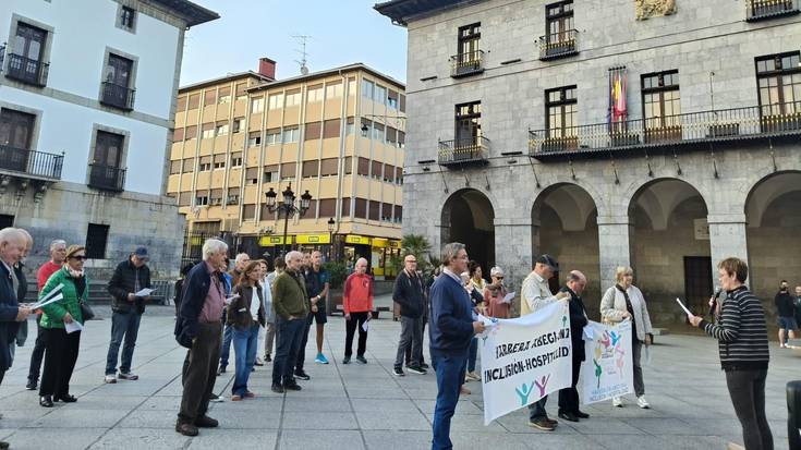 "Bakearen hazia" ereiteko deia egin dute Isilune Zirkuluan