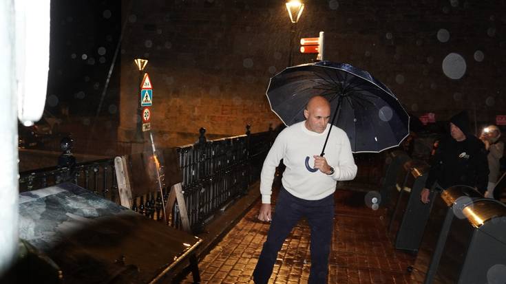 Euripean eta ezohiko moduan hasi dituzte sanmartinak Errezilen