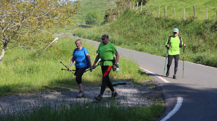 Irudietan: Zarauzko iraupeneko ibilaldia, Aian barrena