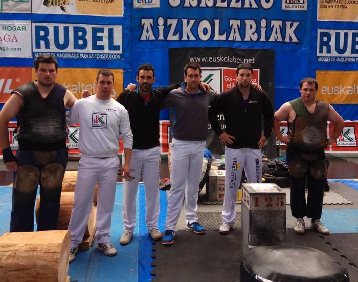 Mikel Larrañaga Urrezko Aizkolarien Txapelketatik kanpo gelditu da
