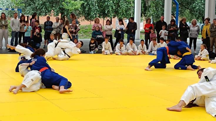 Kurtso amaierako erakustaldia eskaini dute Koraode judo elkarteko kideek