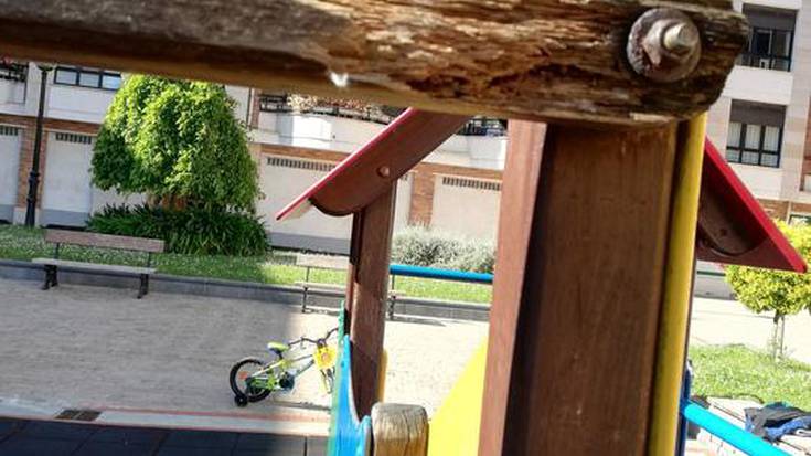 Iberotarren plazako parkearen egoera "kaskarra" dela eta, kexa