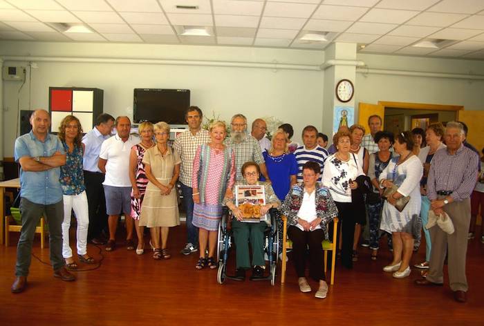 Joxepa Mendizabal Basurto azpeitiarrak 100 urte bete ditu gaur