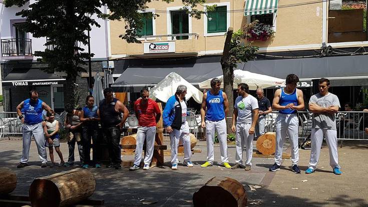 Herri kirolen erakustaldi ederra plazan