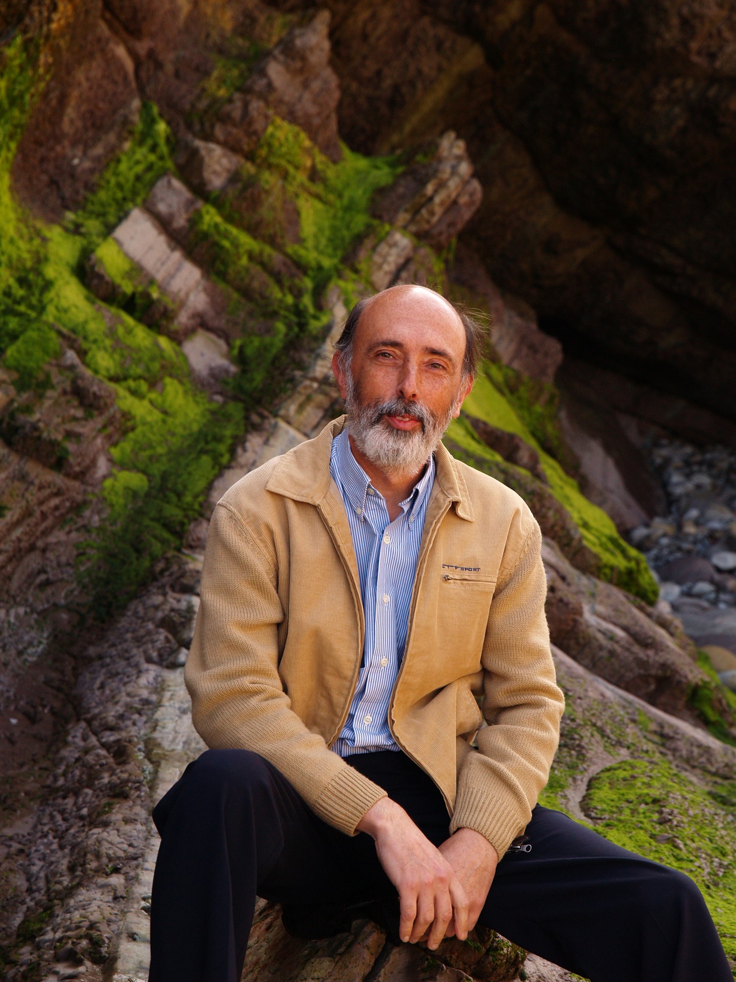 Paco Etxeberria: “Biologikoki gizaki modernoa hauskorragoa da”