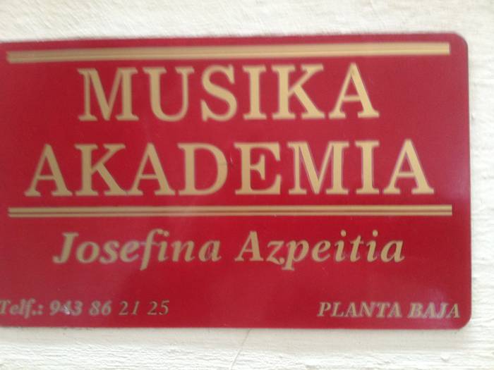 9519 Josefina Azpeitia musika akademia argazkia (p