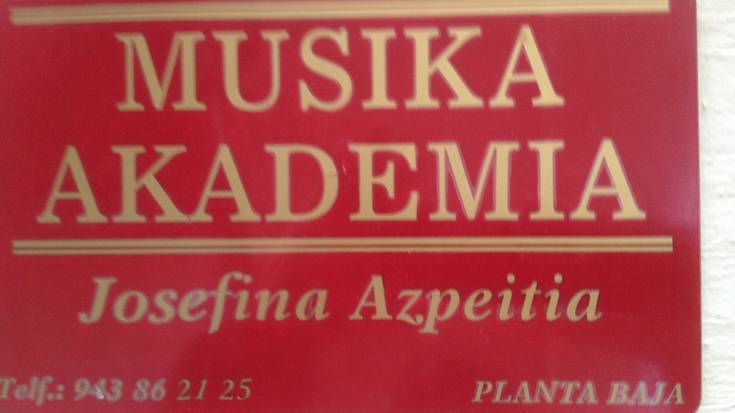 9519 Josefina Azpeitia musika akademia argazkia (p